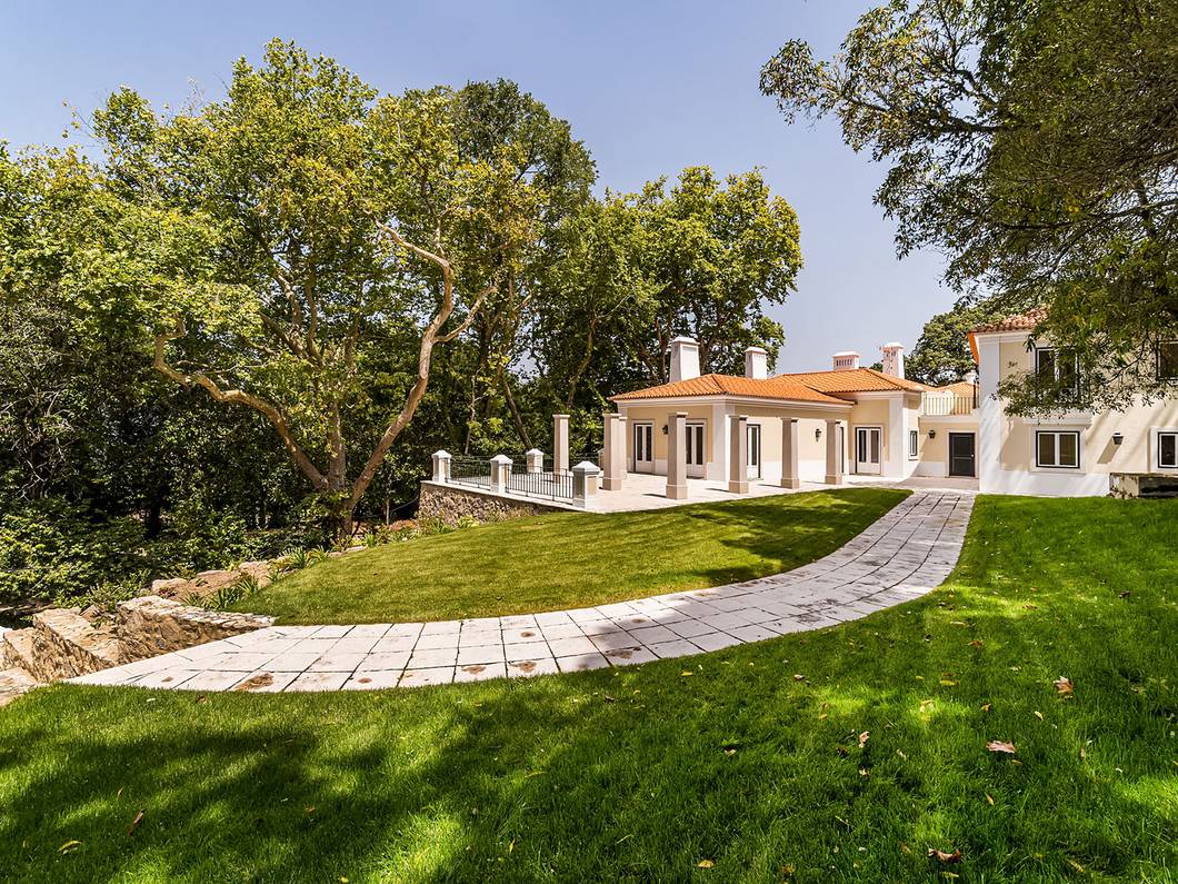 Casa com 4 Quartos à Venda em Sintra - Portugal - 2
