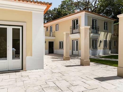 Casa com 4 Quartos à Venda em Sintra - Portugal - 3