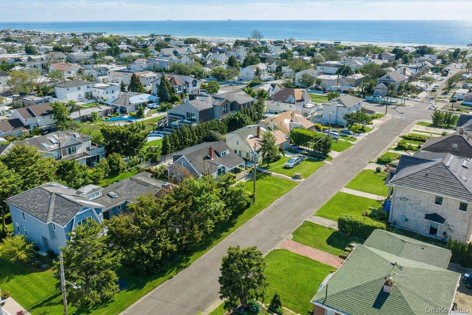 Casa com 4 Quartos à Venda em Atlantic Beach - Nova Iorque - EUA - 2