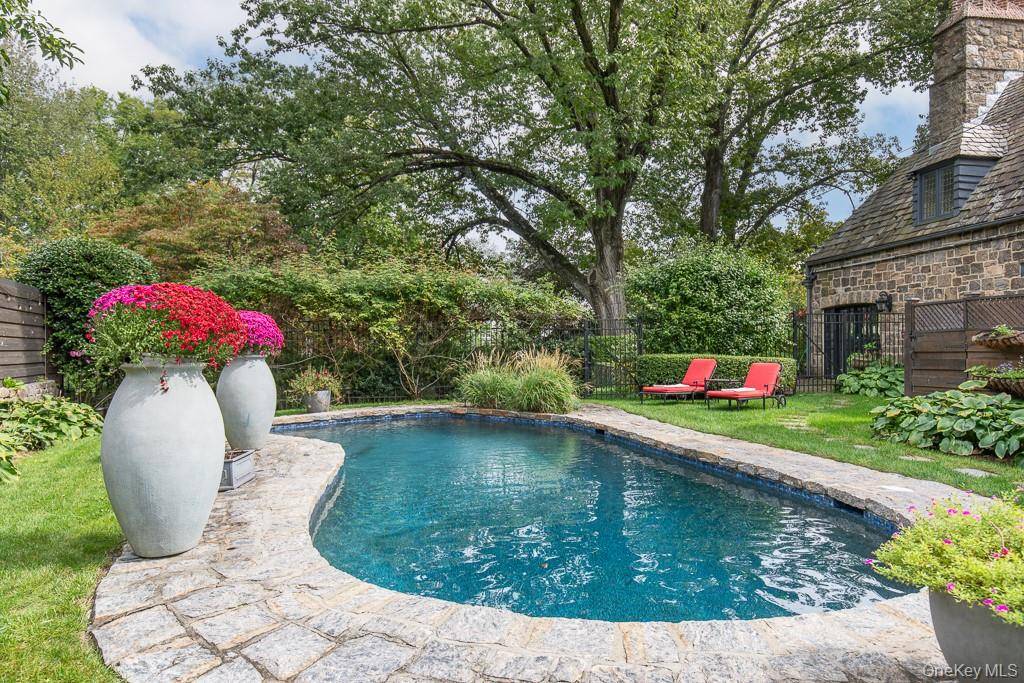 Casa com 4 Quartos à Venda em Bronxville - Nova Iorque - EUA - 2