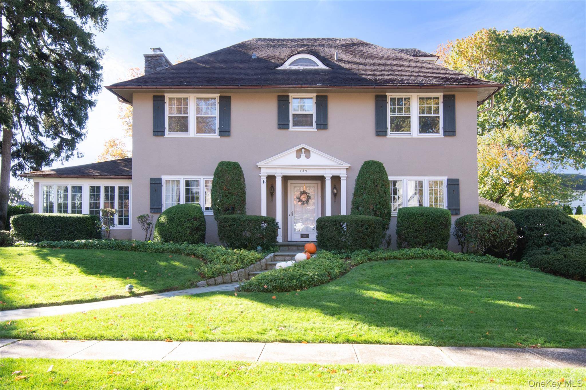 Casa com 4 Quartos à Venda em Bronxville - Nova Iorque - EUA - 1