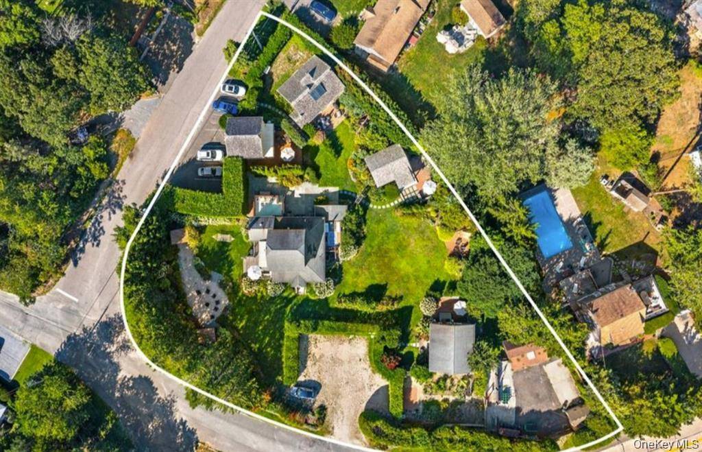 Casa com 4 Quartos à Venda em Hampton Bays - Nova Iorque - EUA - 2