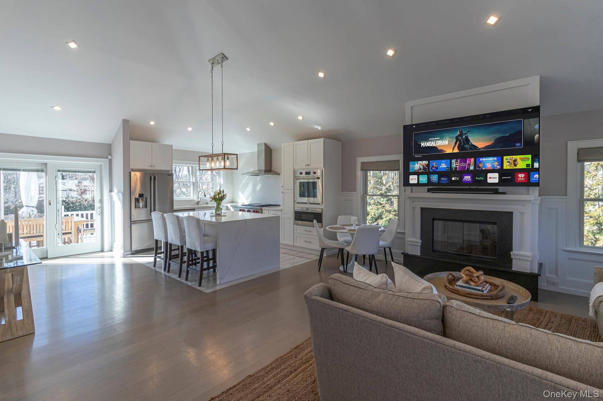 Casa com 4 Quartos à Venda em Hampton Bays - Nova Iorque - EUA - 2