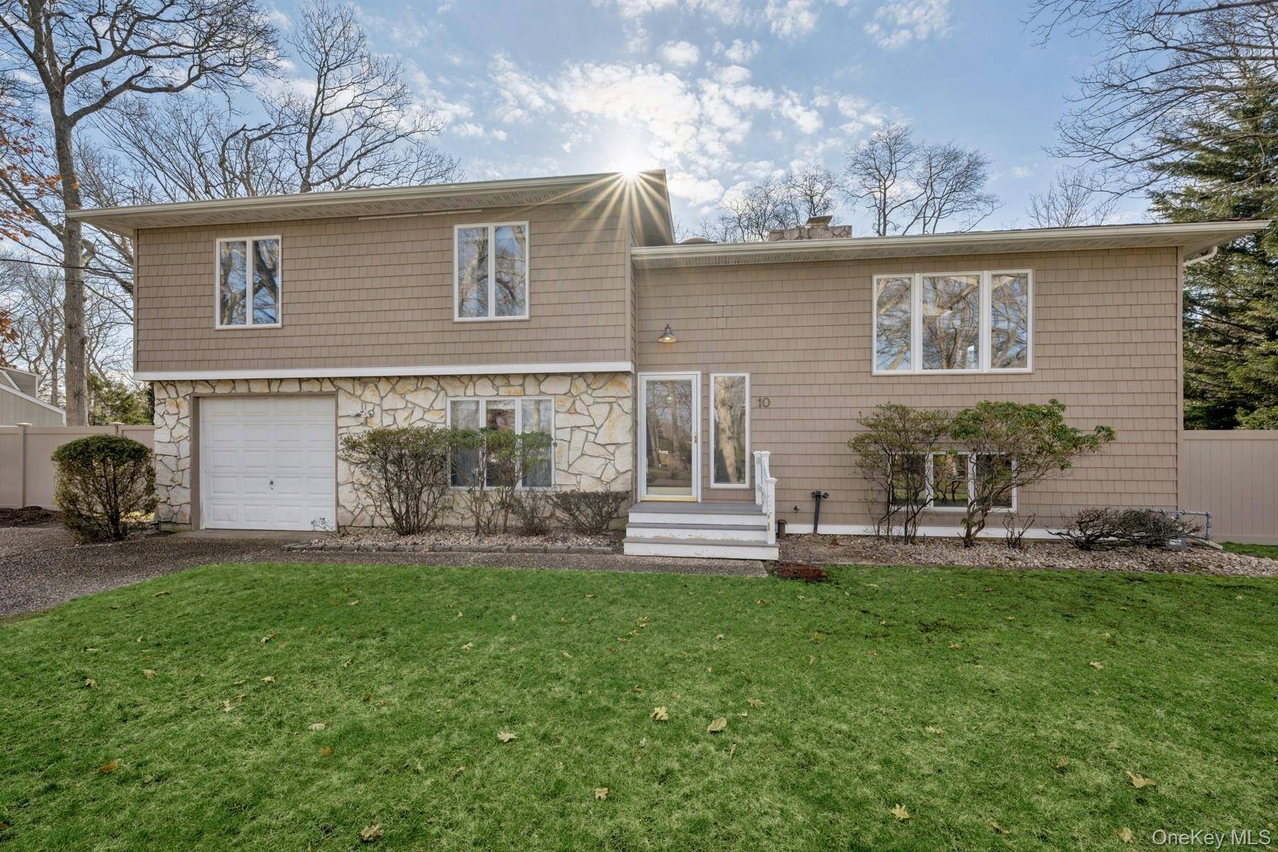 Casa com 4 Quartos à Venda em Hampton Bays - Nova Iorque - EUA - 1