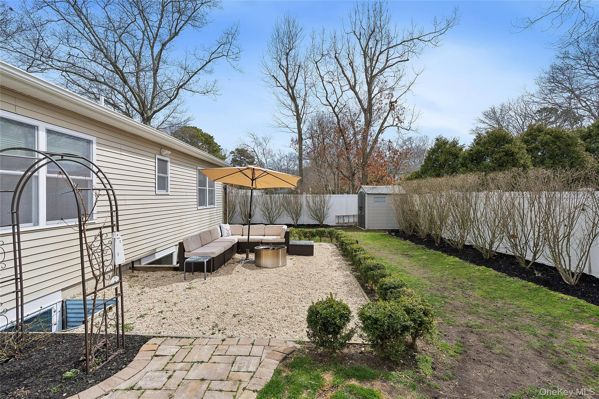 Casa com 4 Quartos à Venda em Hampton Bays - Nova Iorque - EUA - 2