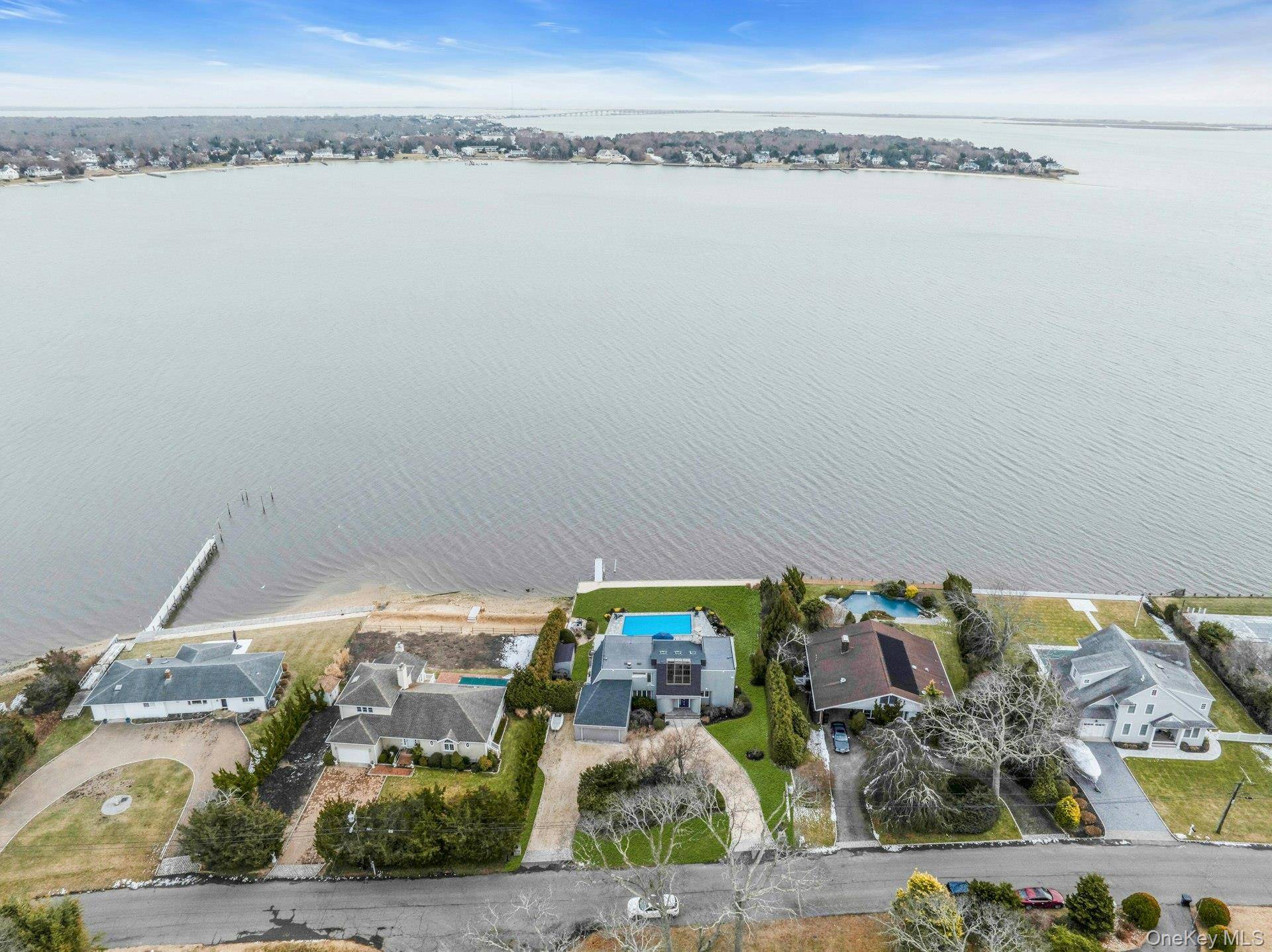 Casa com 4 Quartos à Venda em Hampton Bays - Nova Iorque - EUA - 1