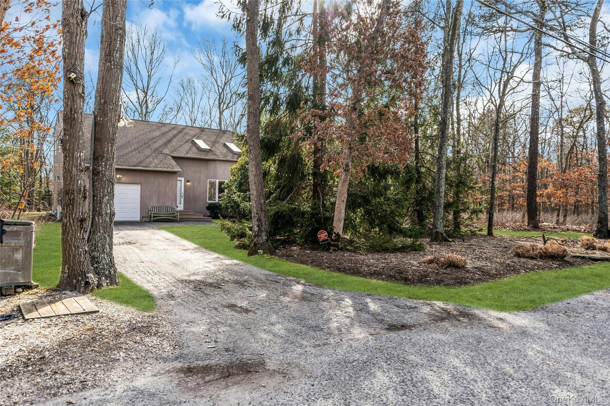 Casa com 4 Quartos à Venda em Hampton Bays - Nova Iorque - EUA - 1