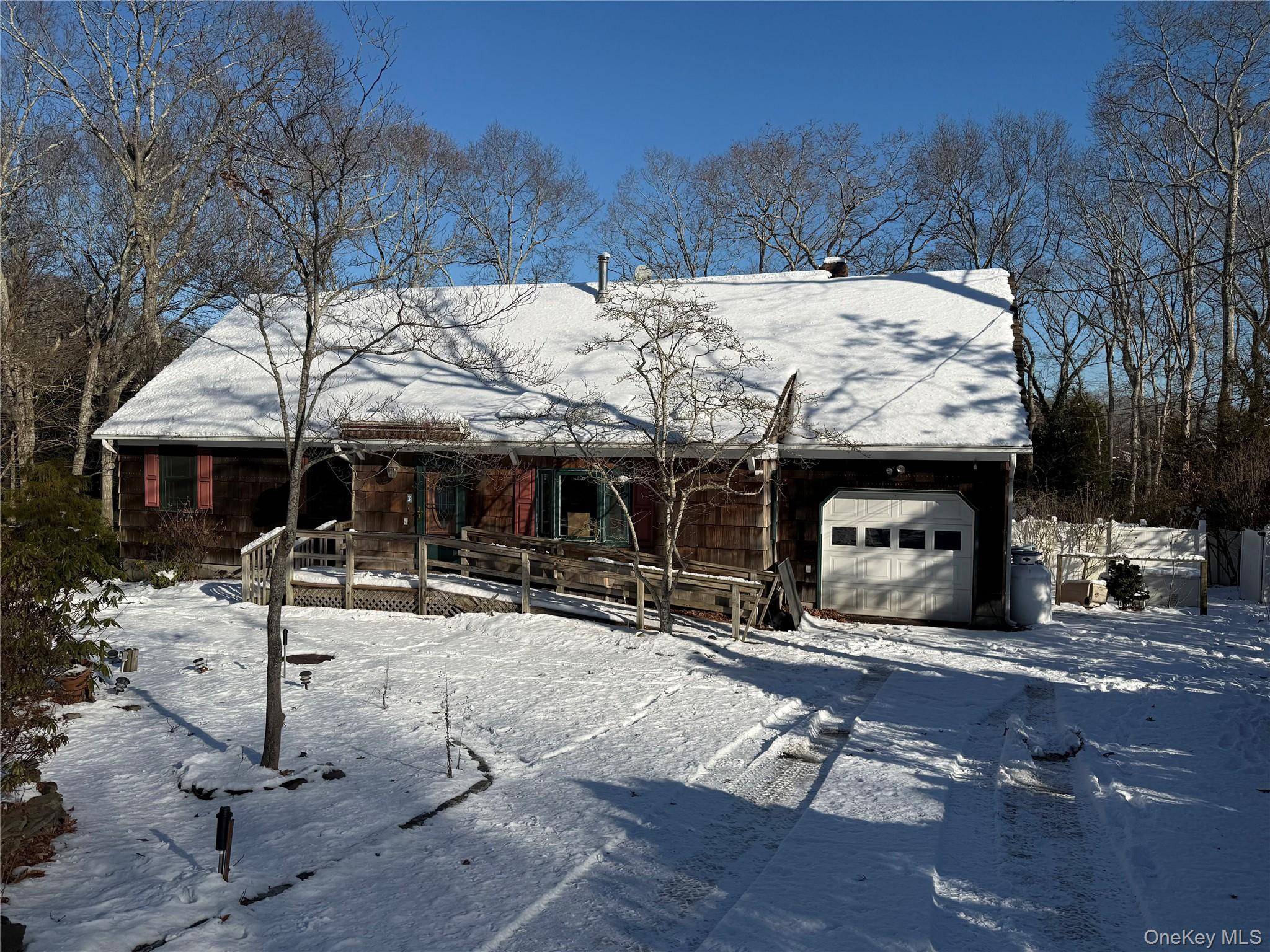 Casa com 4 Quartos à Venda em Hampton Bays - Nova Iorque - EUA - 1