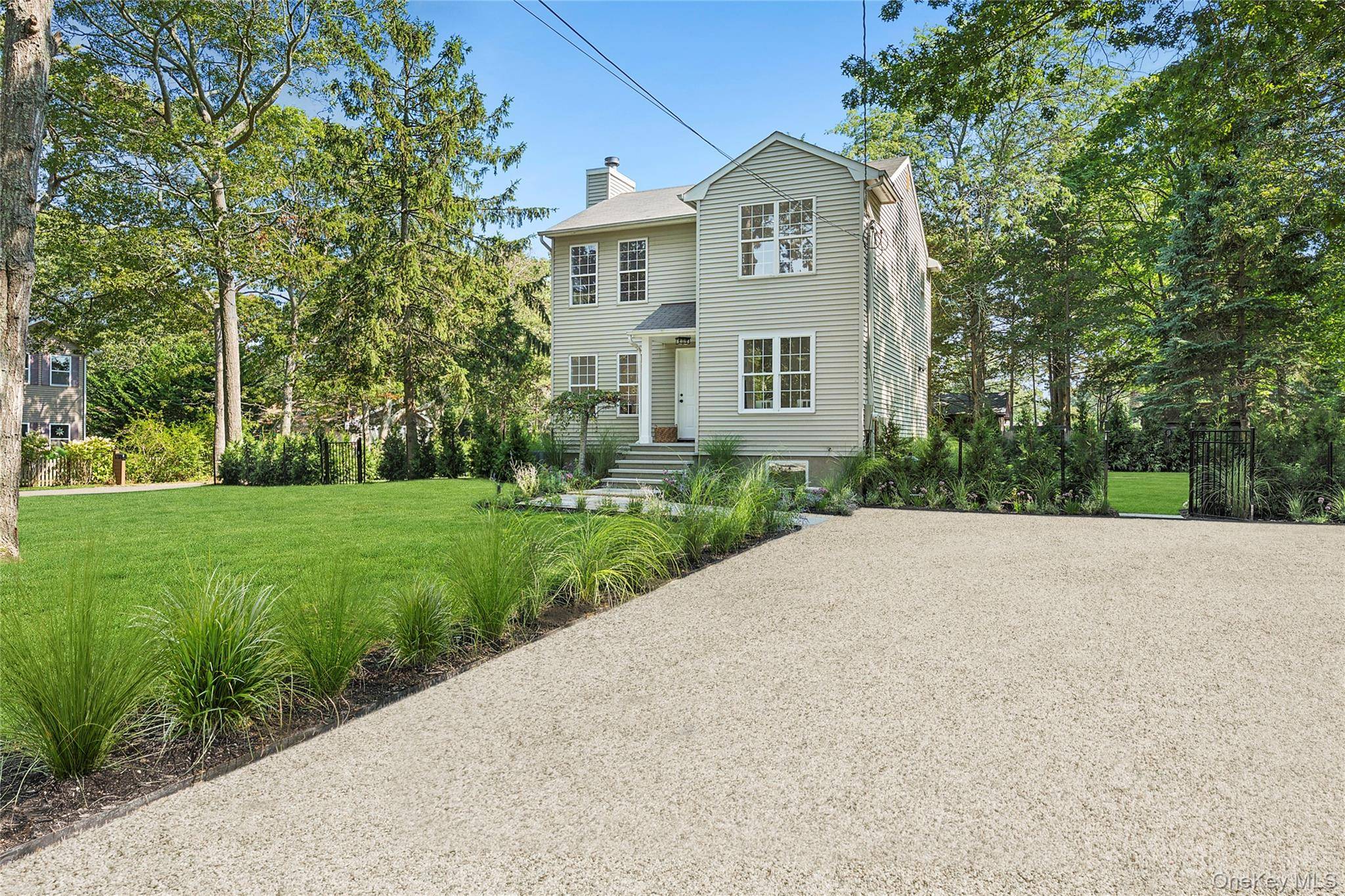 Casa com 4 Quartos à Venda em Hampton Bays - Nova Iorque - EUA - 1