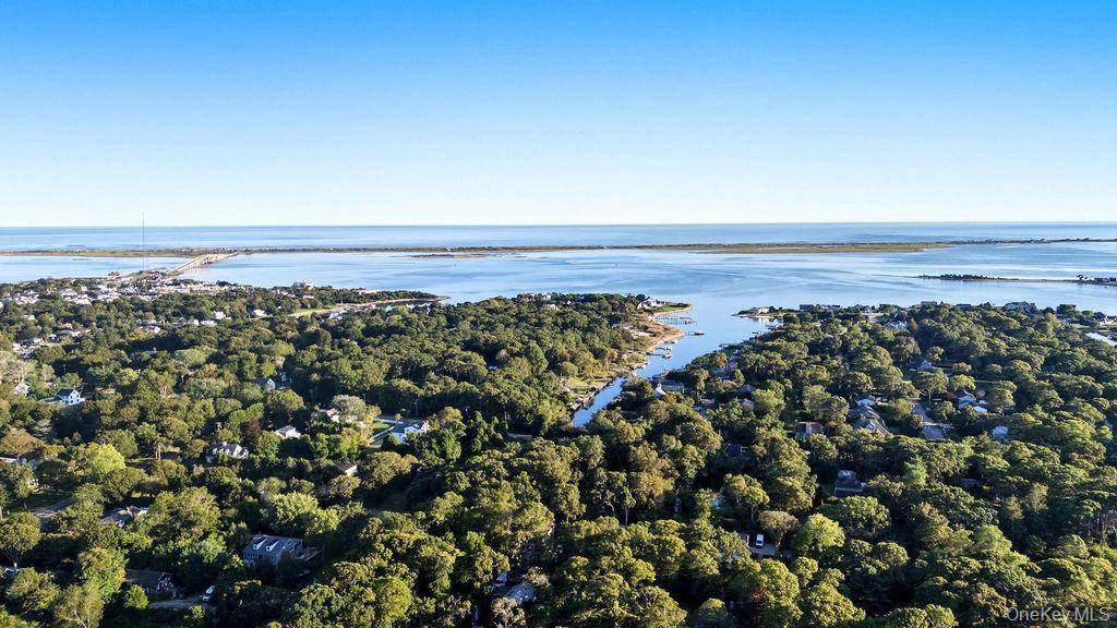 Casa com 4 Quartos à Venda em Hampton Bays - Nova Iorque - EUA - 2