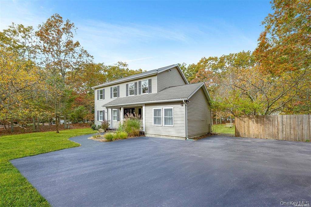 Casa com 4 Quartos à Venda em Hampton Bays - Nova Iorque - EUA - 1