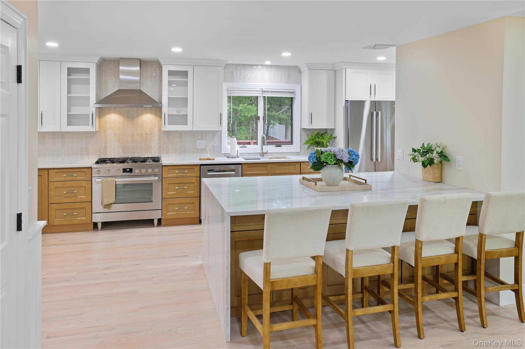 Casa com 4 Quartos à Venda em Hampton Bays - Nova Iorque - EUA - 1