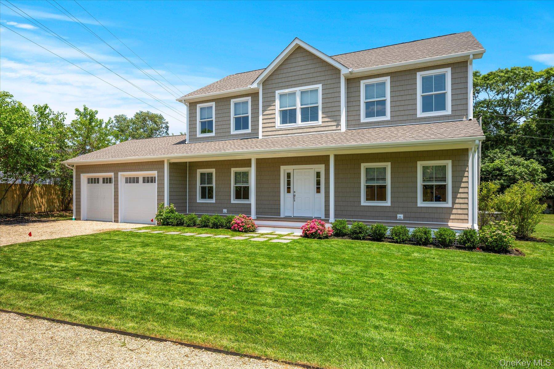 Casa com 4 Quartos à Venda em Hampton Bays - Nova Iorque - EUA - 1