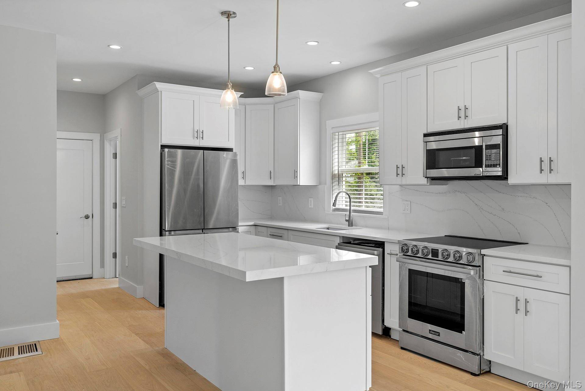 Casa com 4 Quartos à Venda em Hampton Bays - Nova Iorque - EUA - 3