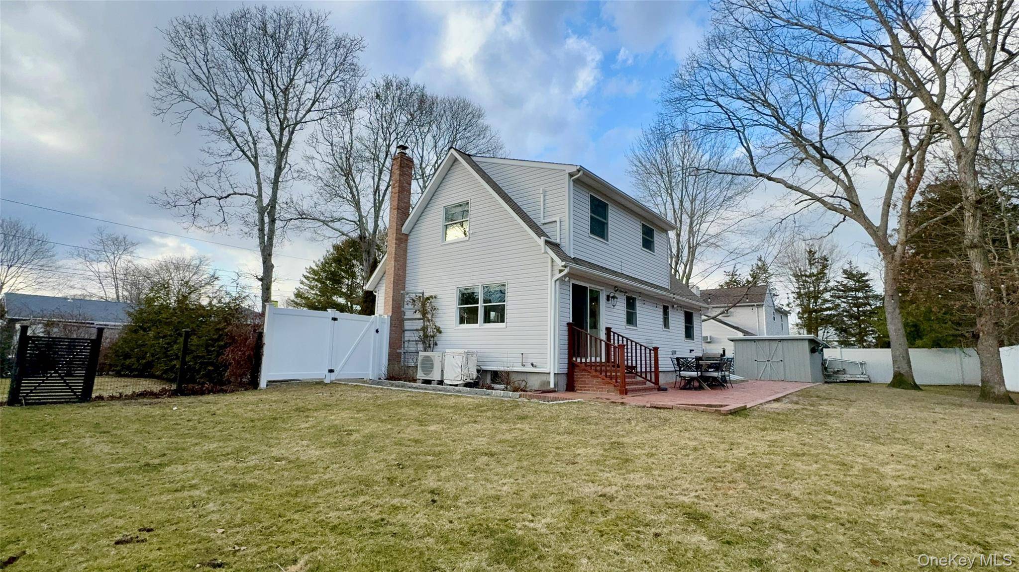 Casa com 4 Quartos à Venda em Hampton Bays - Nova Iorque - EUA - 2