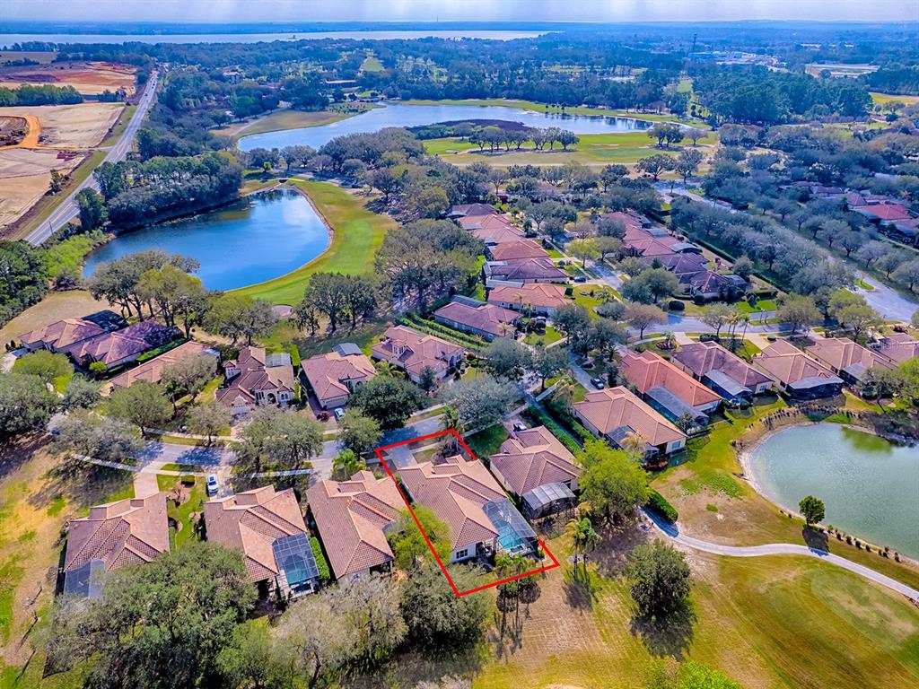 Casa com 4 Quartos à Venda em Howey In The Hills - FL - EUA - 2