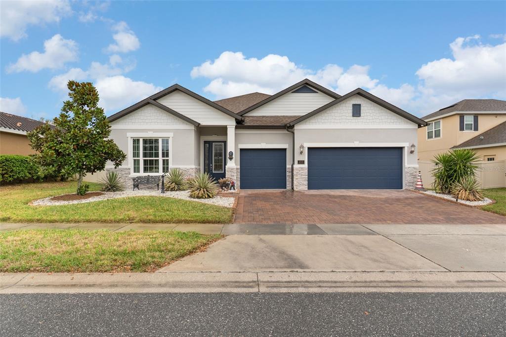 Casa de 4 Dormitorios en Venta en Howey In The Hills - Florida - EE. UU. - 1