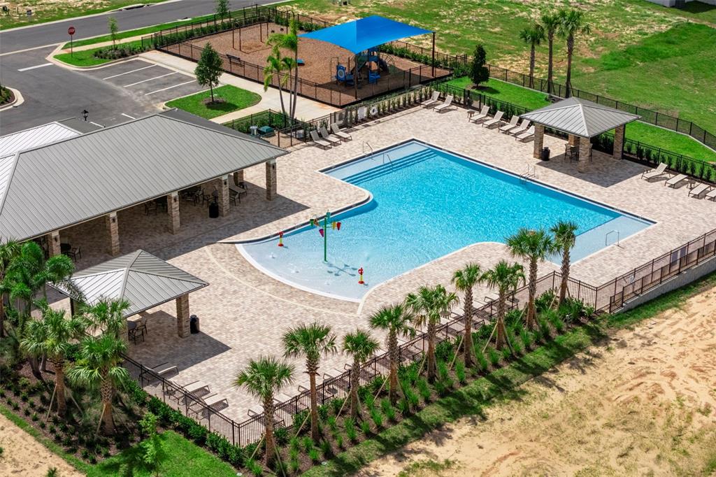 4 Bedroom Home for Sale in Howey In The Hills - Florida - USA - 2