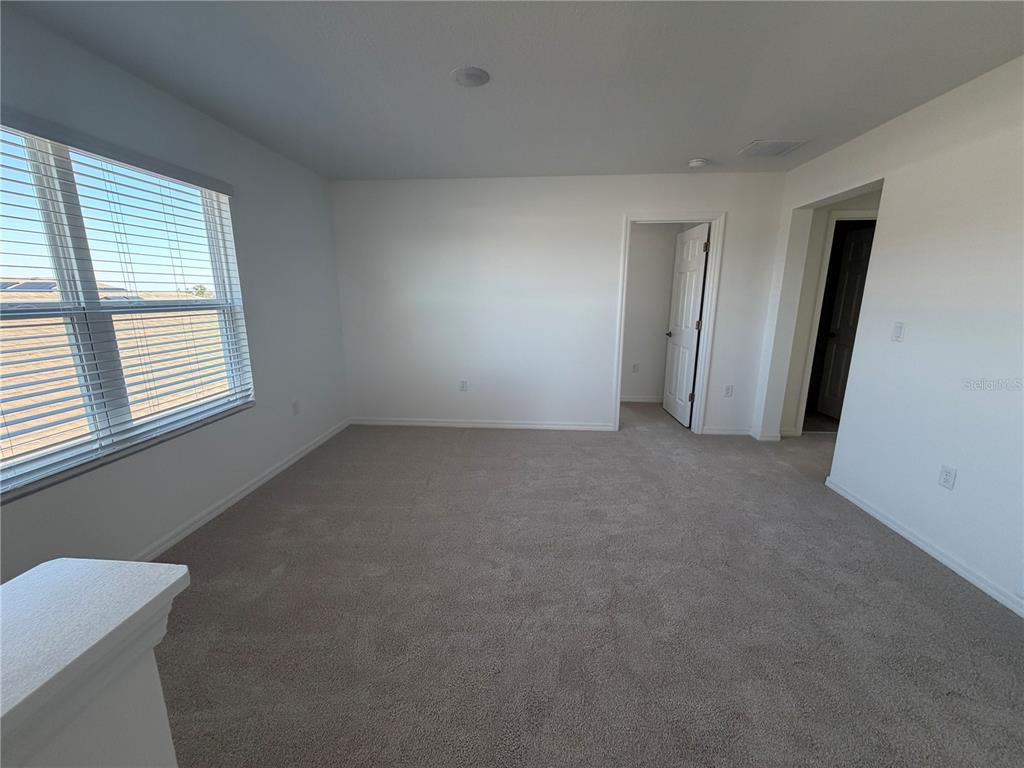 4 Bedroom Home for Sale in Howey In The Hills - Florida - USA - 8