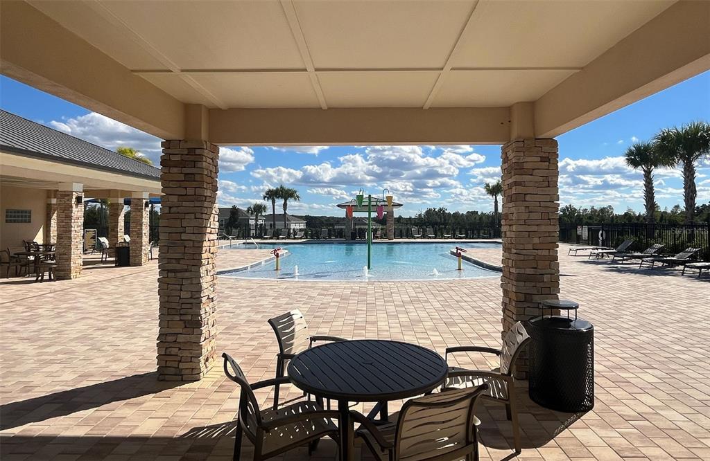 Casa com 4 Quartos à Venda em Howey In The Hills - Flórida - EUA - 2