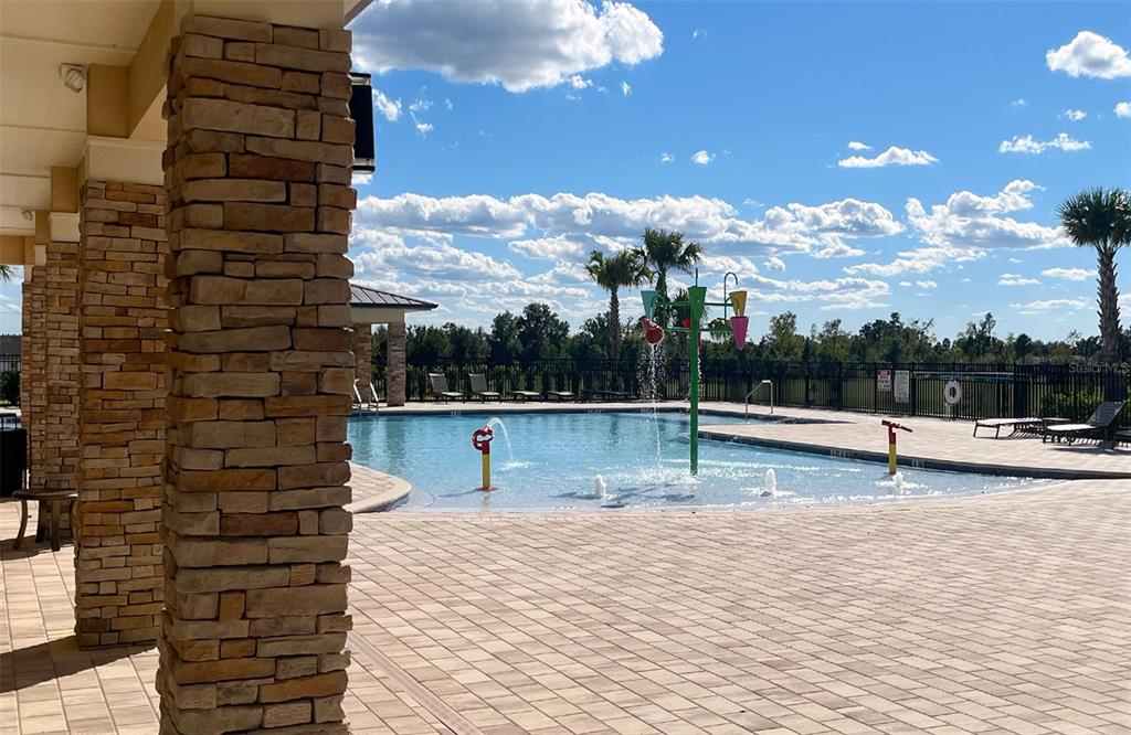 Casa com 4 Quartos à Venda em Howey In The Hills - Flórida - EUA - 2