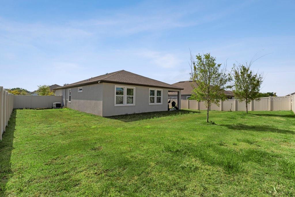 Casa com 4 Quartos à Venda em Howey In The Hills - Flórida - EUA - 3