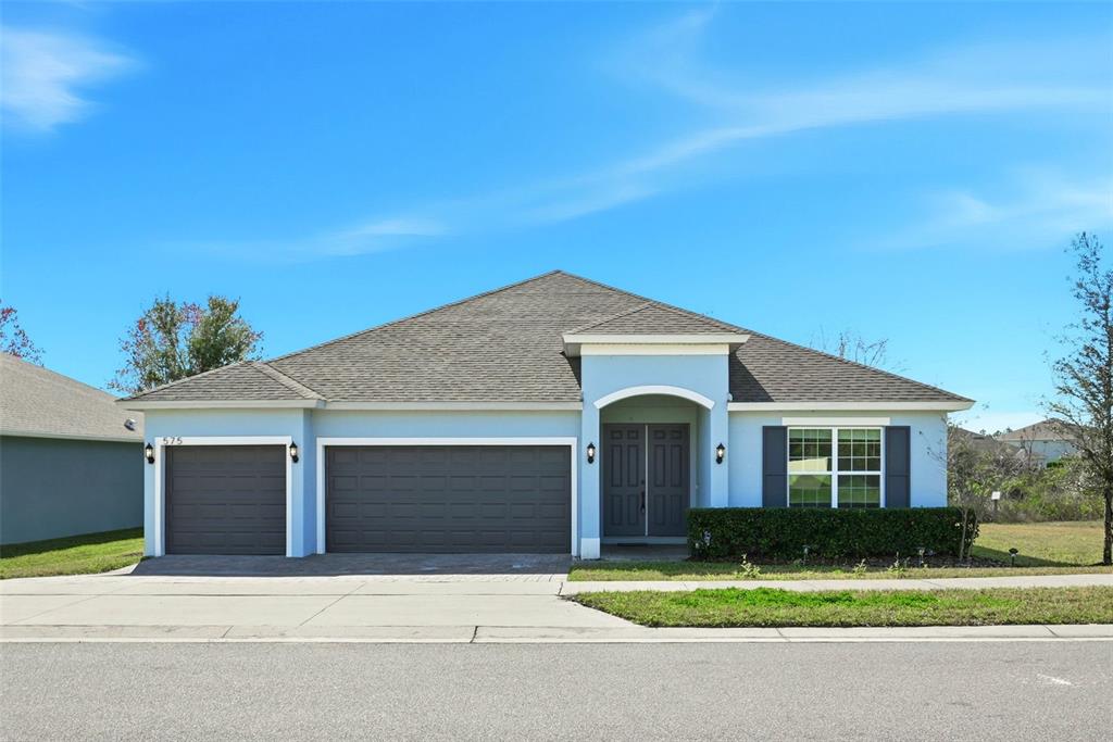 Casa com 4 Quartos à Venda em Howey In The Hills - Flórida - EUA - 1