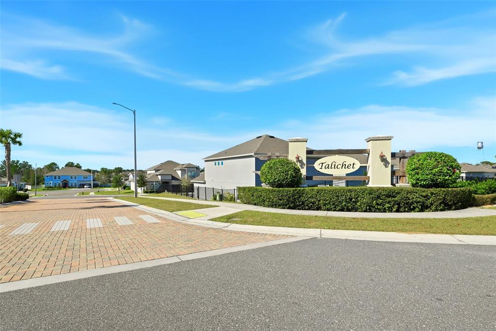 Casa com 4 Quartos à Venda em Howey In The Hills - Flórida - EUA - 2