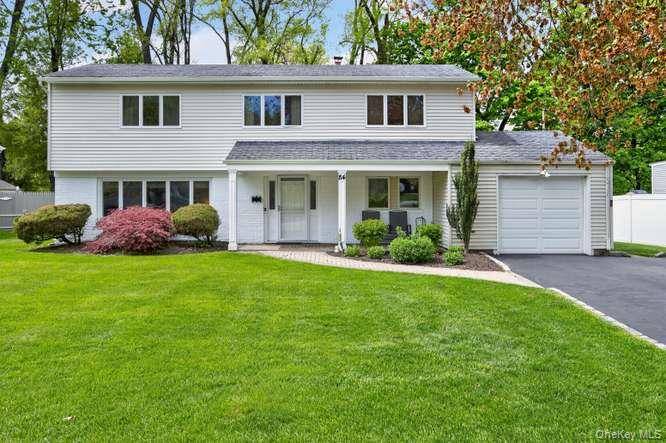 Casa de 4 Dormitorios en Venta en Huntington - Nueva York - EE. UU. - 1