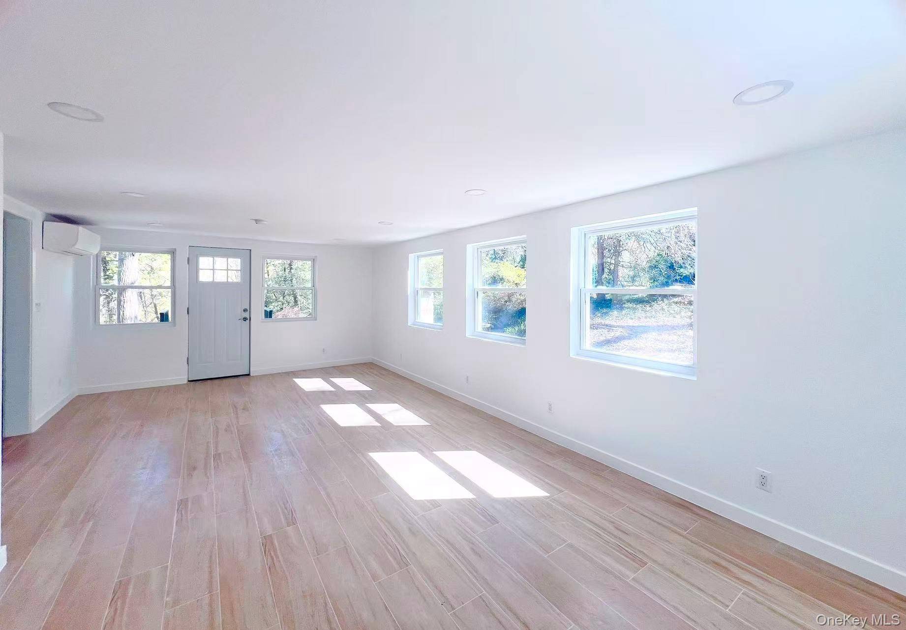 Casa com 4 Quartos à Venda em Huntington - Nova Iorque - EUA - 8