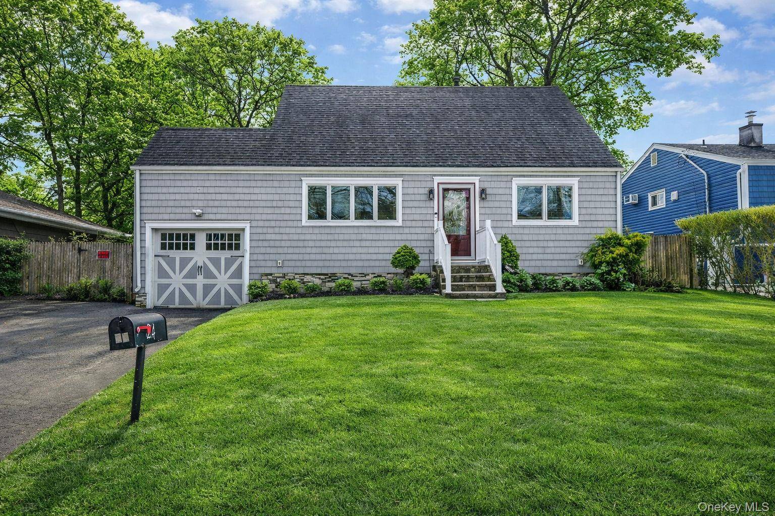 Casa de 4 Dormitorios en Venta en Huntington - Nueva York - EE. UU. - 1