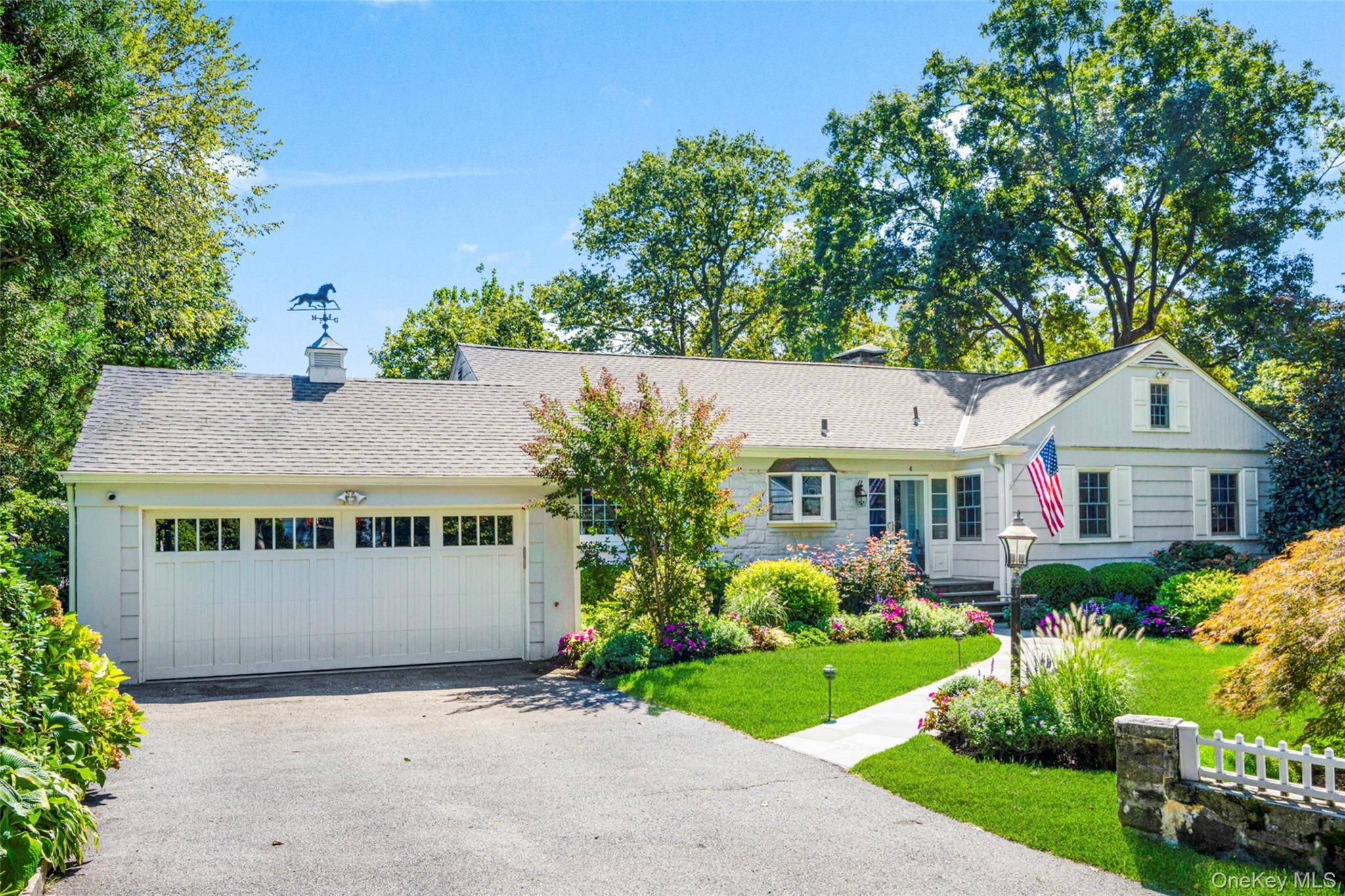 Casa com 4 Quartos à Venda em Larchmont - Nova Iorque - EUA - 1