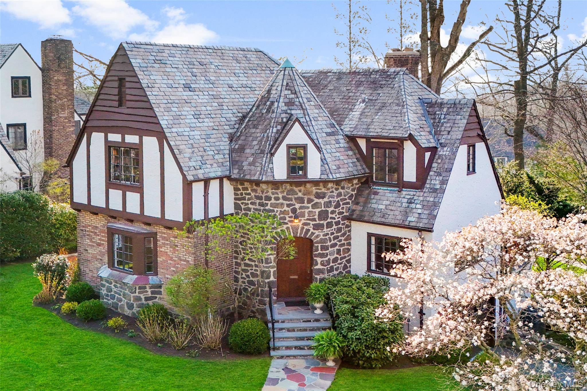 Casa com 4 Quartos à Venda em Larchmont - Nova Iorque - EUA - 1