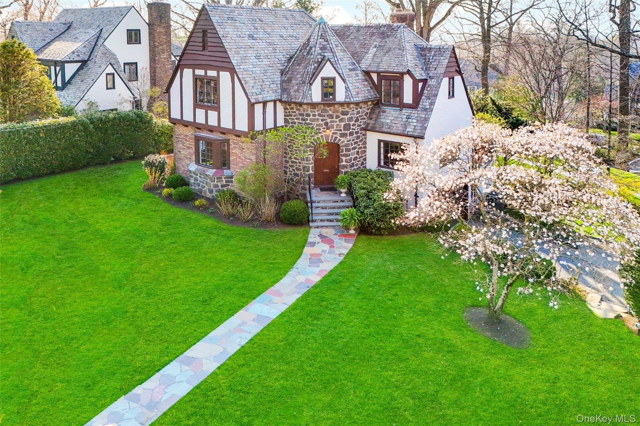 Casa com 4 Quartos à Venda em Larchmont - Nova Iorque - EUA - 2