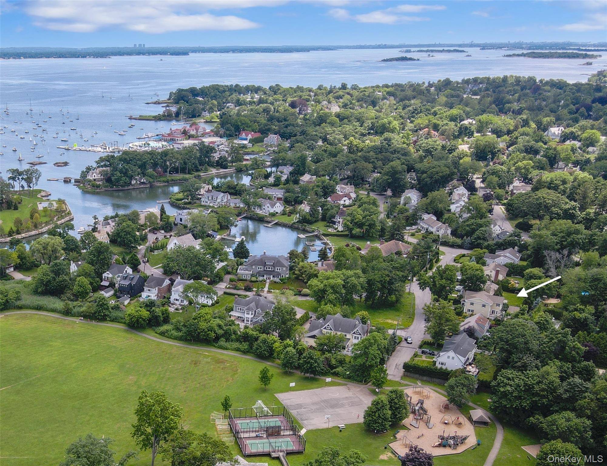 Casa de 4 Dormitorios en Venta en Larchmont - Nueva York - EE. UU. - 3