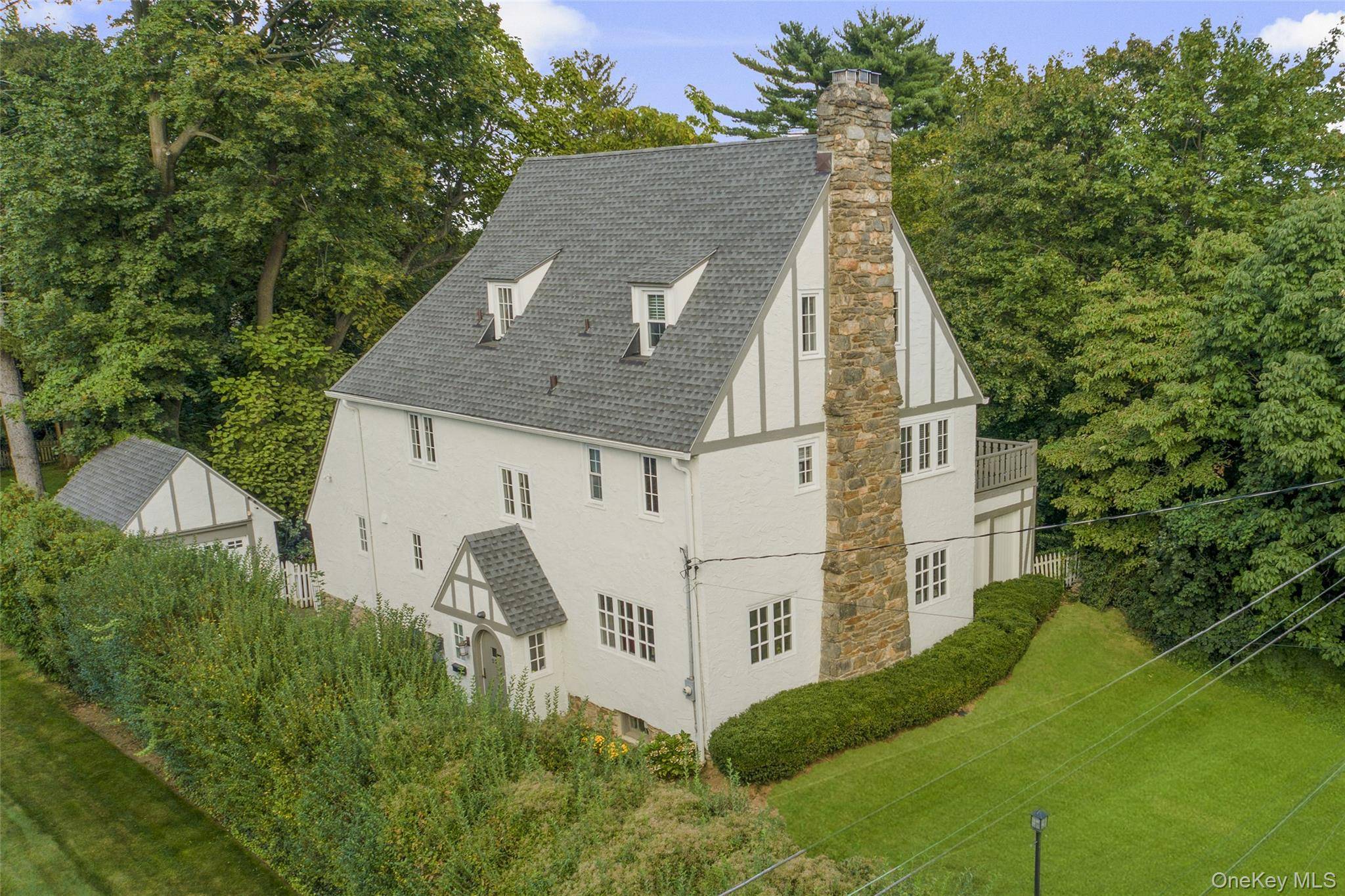 Casa com 4 Quartos à Venda em Larchmont - Nova Iorque - EUA - 1