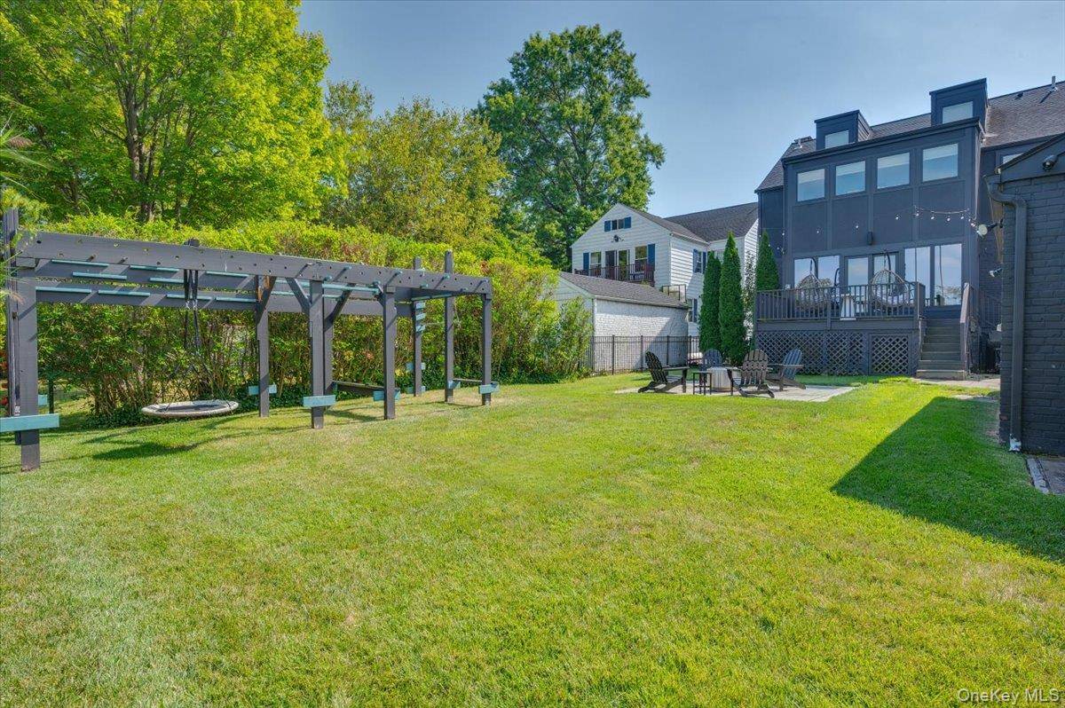 Casa de 4 Dormitorios en Venta en Larchmont - Nueva York - EE. UU. - 2