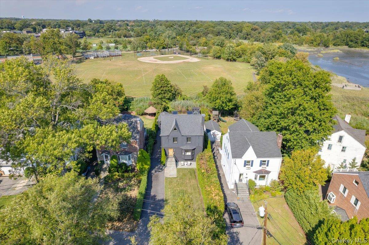 Casa de 4 Dormitorios en Venta en Larchmont - Nueva York - EE. UU. - 4