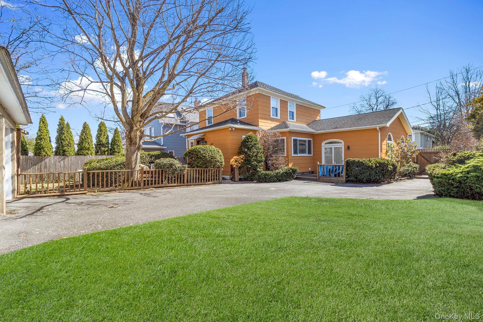 Casa de 4 Dormitorios en Venta en Locust Valley - Nueva York - EE. UU. - 2