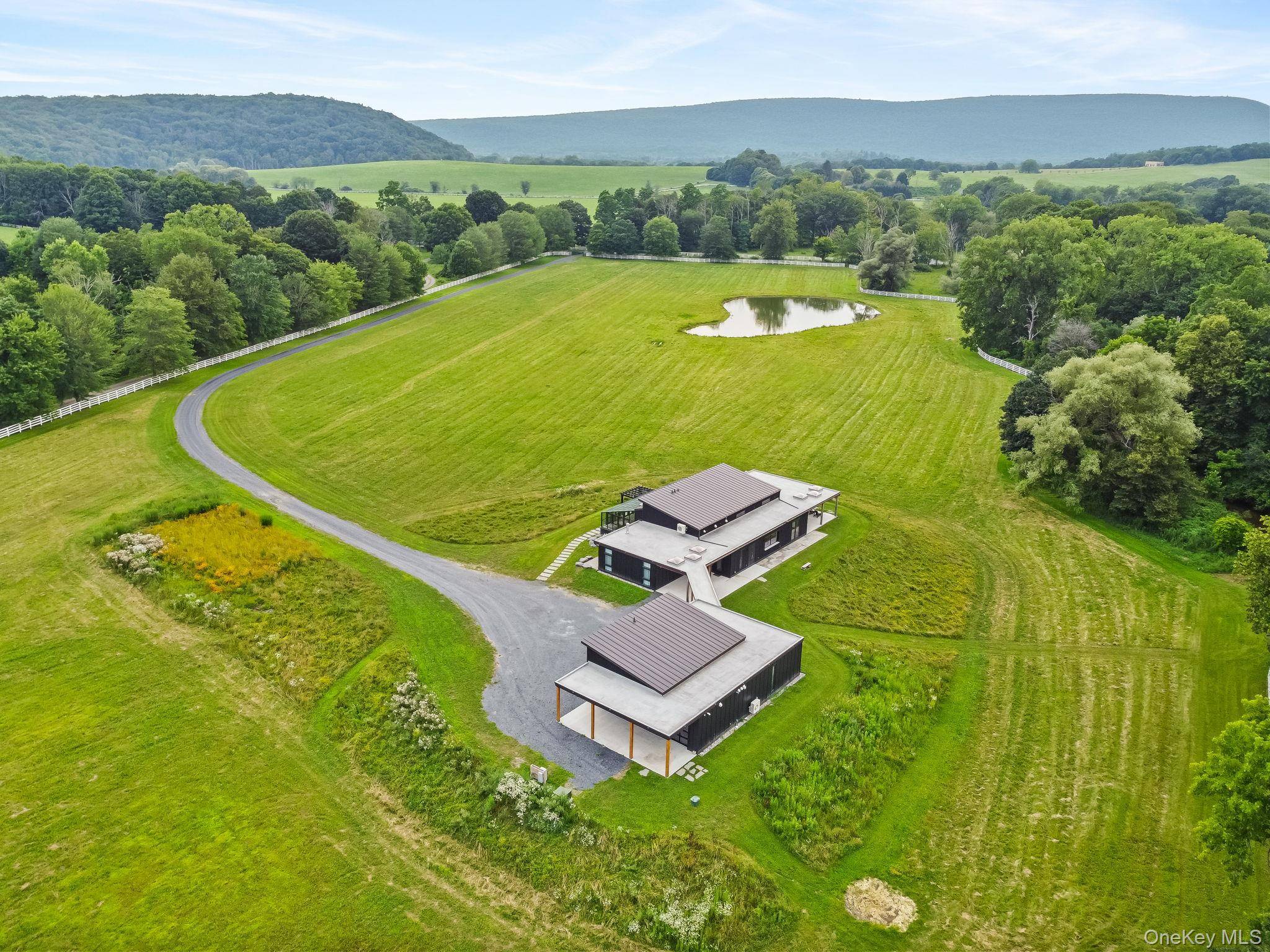 Casa com 4 Quartos à Venda em Pine Plains - Nova Iorque - EUA - 4