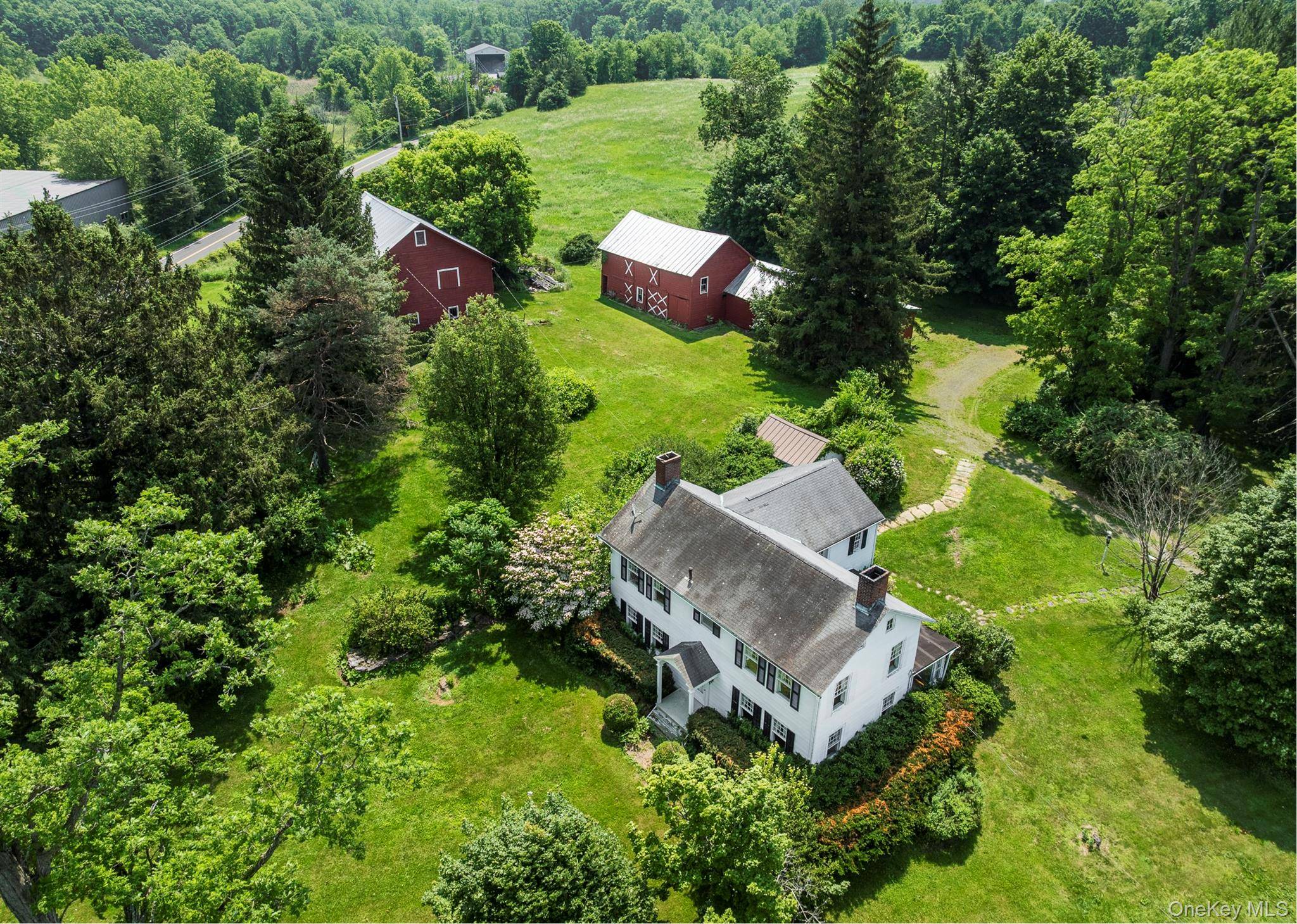 Casa com 4 Quartos à Venda em Pine Plains - Nova Iorque - EUA - 1