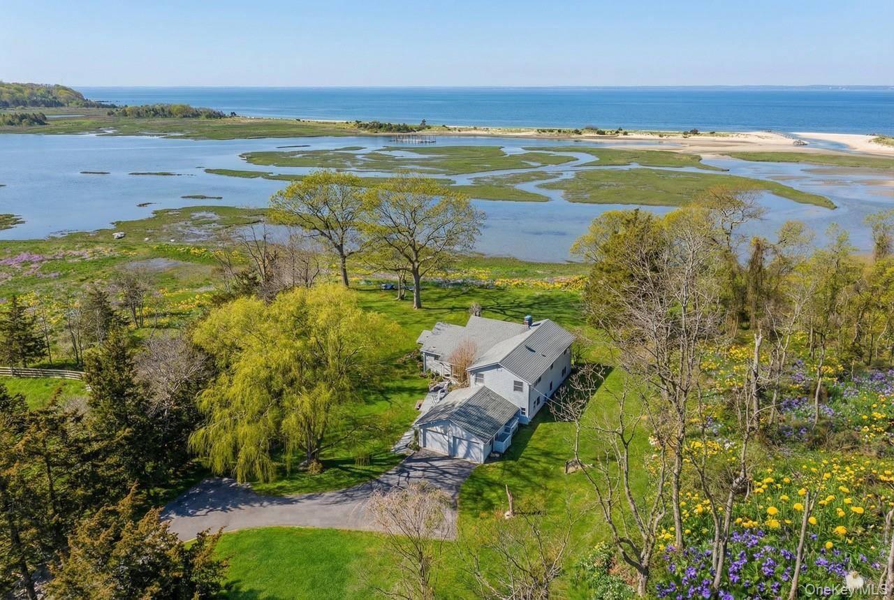 Casa de 4 Dormitorios en Venta en Setauket - Nueva York - EE. UU. - 1