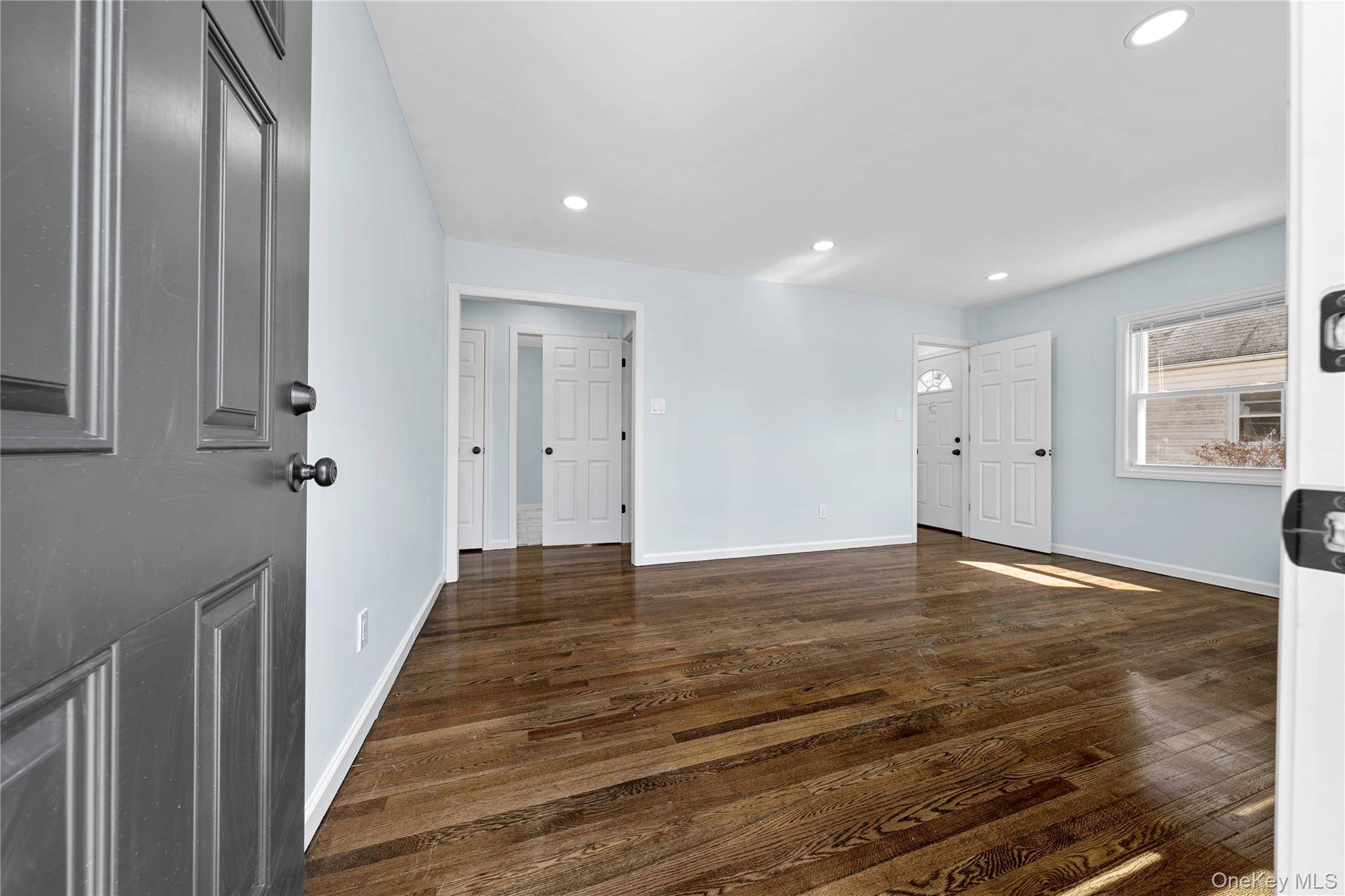 Casa de 4 Dormitorios en Venta en Uniondale - Nueva York - EE. UU. - 5