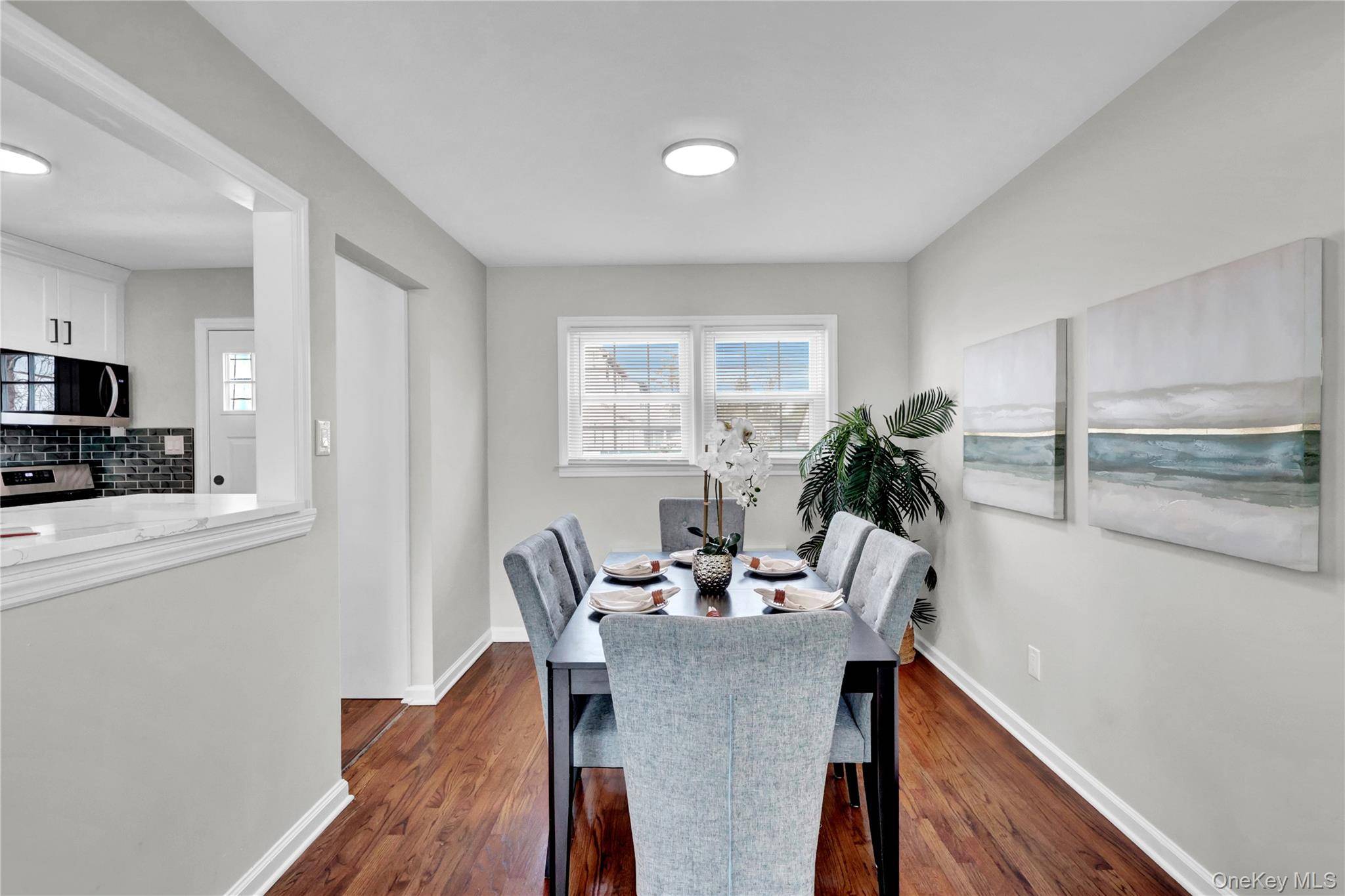 Casa de 4 Dormitorios en Venta en Uniondale - Nueva York - EE. UU. - 5