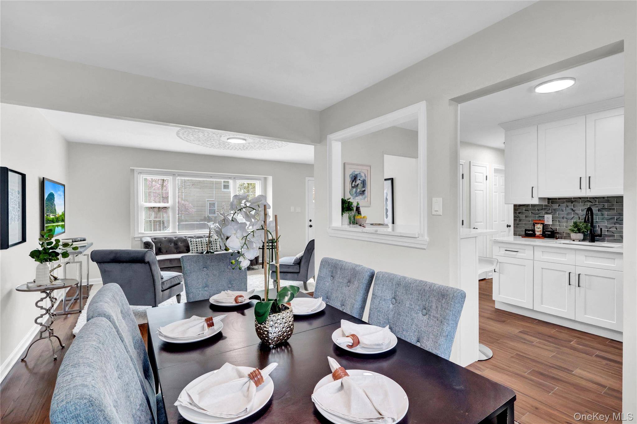 Casa de 4 Dormitorios en Venta en Uniondale - Nueva York - EE. UU. - 7
