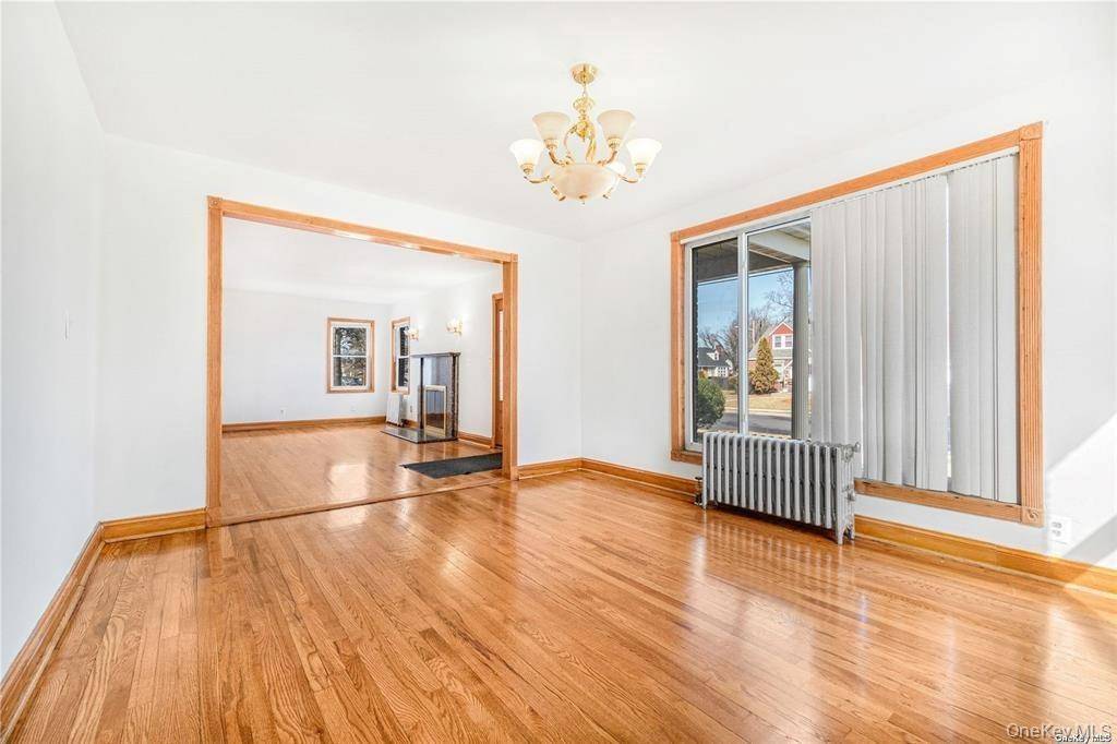 Casa com 4 Quartos à Venda em Uniondale - Nova Iorque - EUA - 7