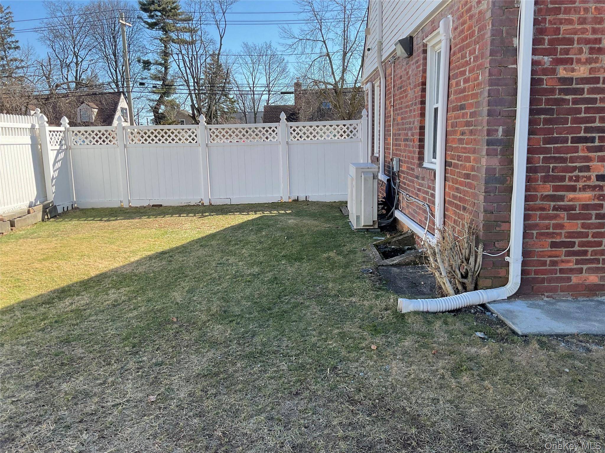 Casa com 4 Quartos à Venda em Uniondale - Nova Iorque - EUA - 7