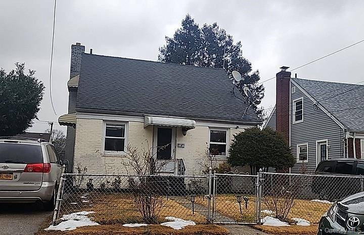 Casa com 4 Quartos à Venda em Uniondale - Nova Iorque - EUA - 1