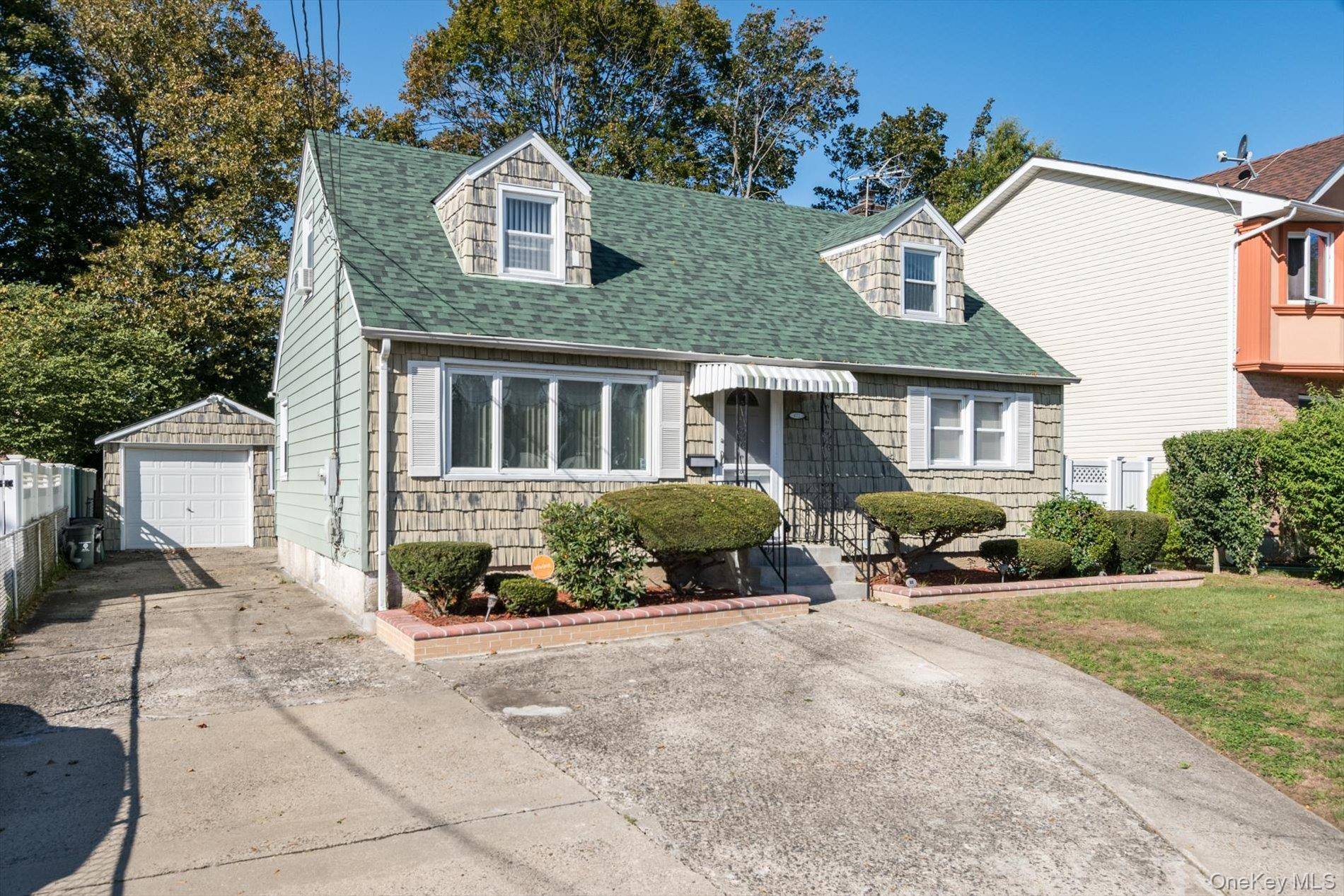 Casa de 4 Dormitorios en Venta en Uniondale - Nueva York - EE. UU. - 2