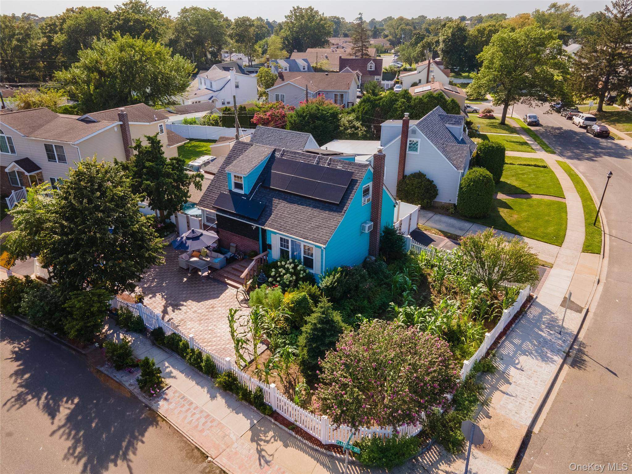 Casa de 4 Dormitorios en Venta en Uniondale - Nueva York - EE. UU. - 4